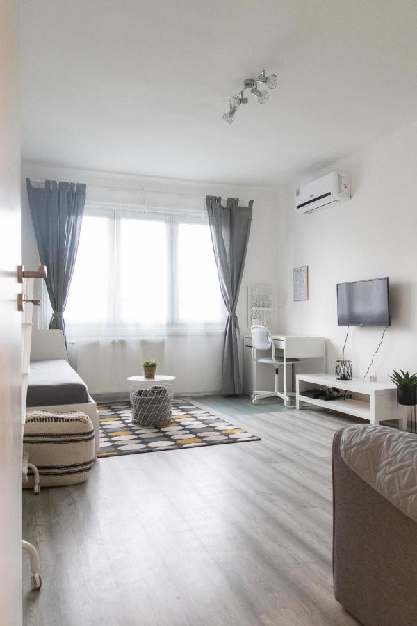 Pannonia Apartamento *
